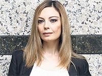 Özge Özder