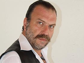 Yaşar Aydınlıoğlu